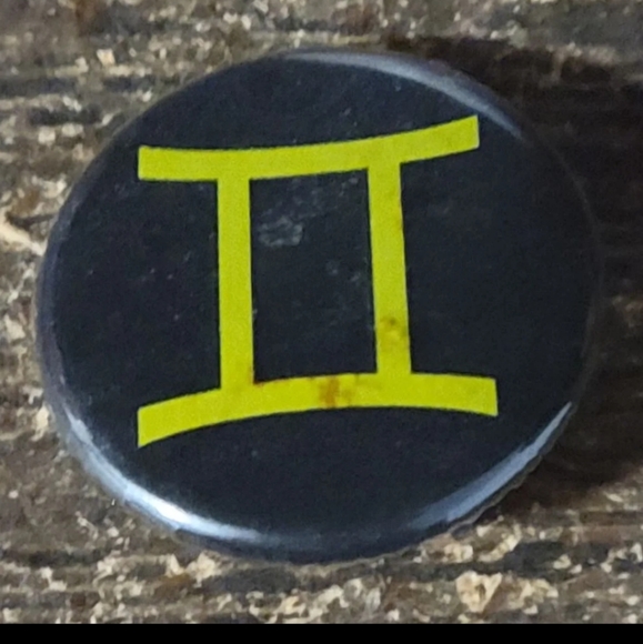 Colorful Pins - Picture 3 of 6